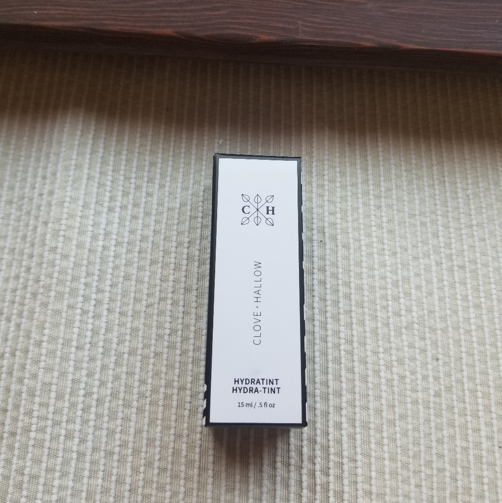 3for25*NEW* Clove+Hallow Hydratint Blue Serum